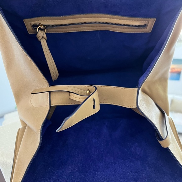 Celine Medium Luggage Phantom Handbag 👜🤎 - Picture 7 of 12